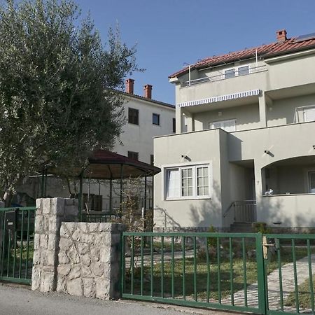 Apartments Bestak Krk Town Exterior foto