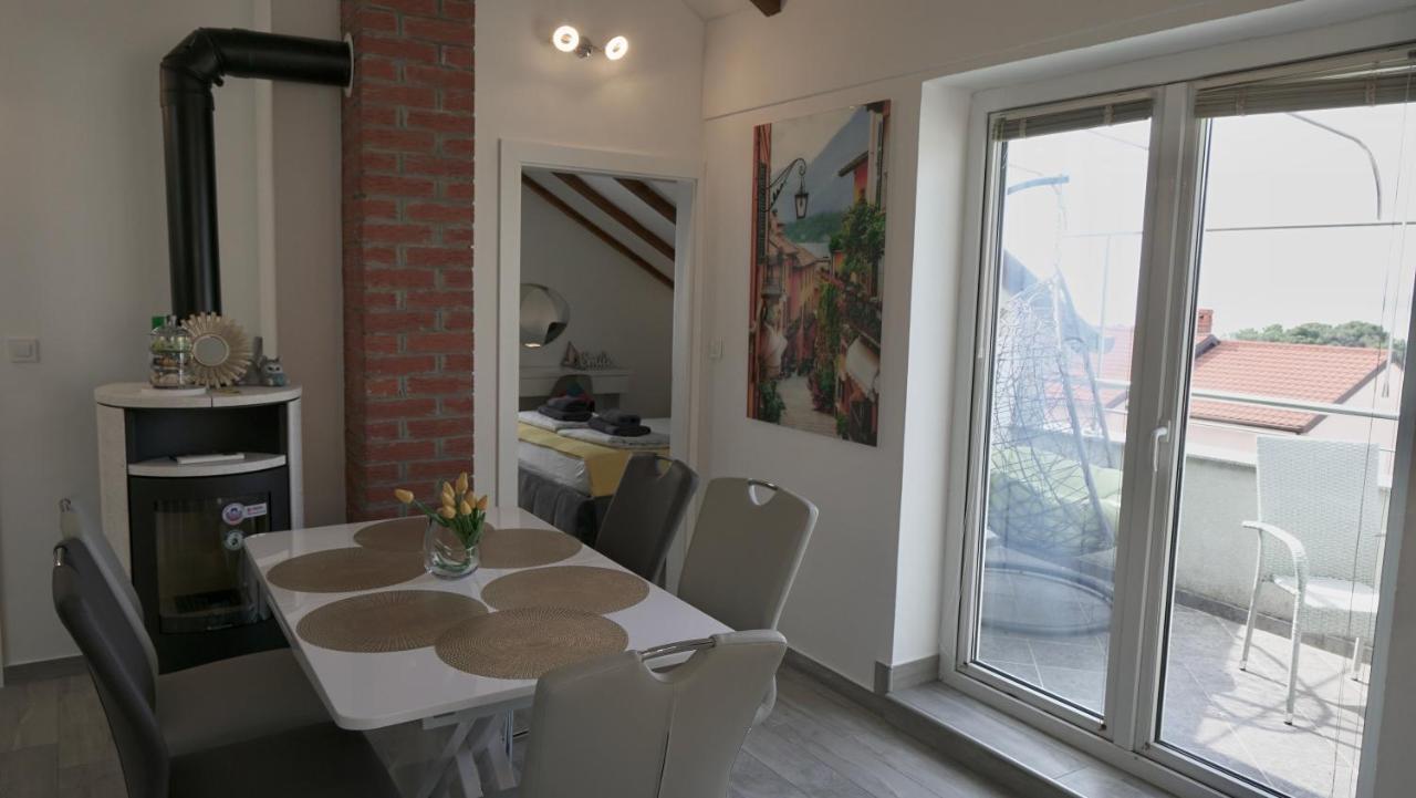Apartments Bestak Krk Town Exterior foto