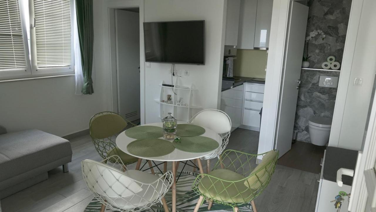 Apartments Bestak Krk Town Exterior foto